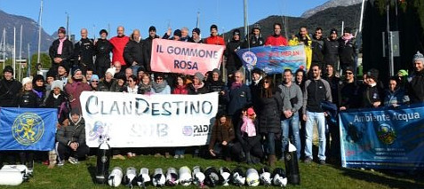 A Riva del Garda immersione di 80 Sub contro la violenza sulle Donne